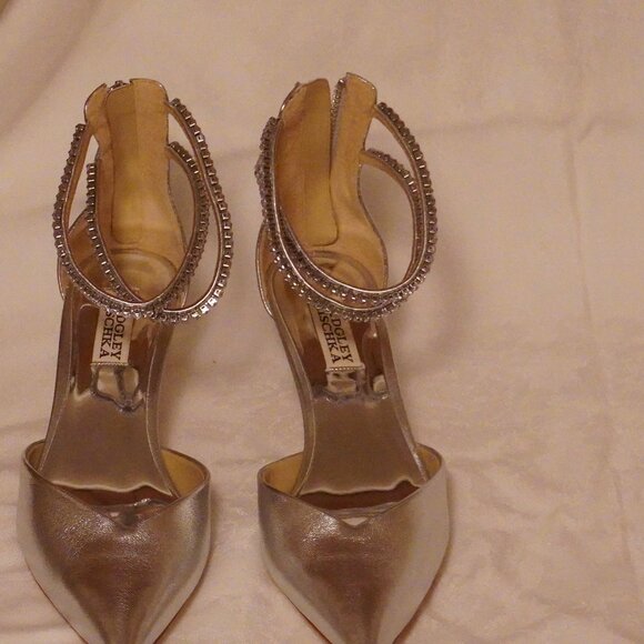 Badgley Mischka Shoes - Silver Badgley Mischka leather heels